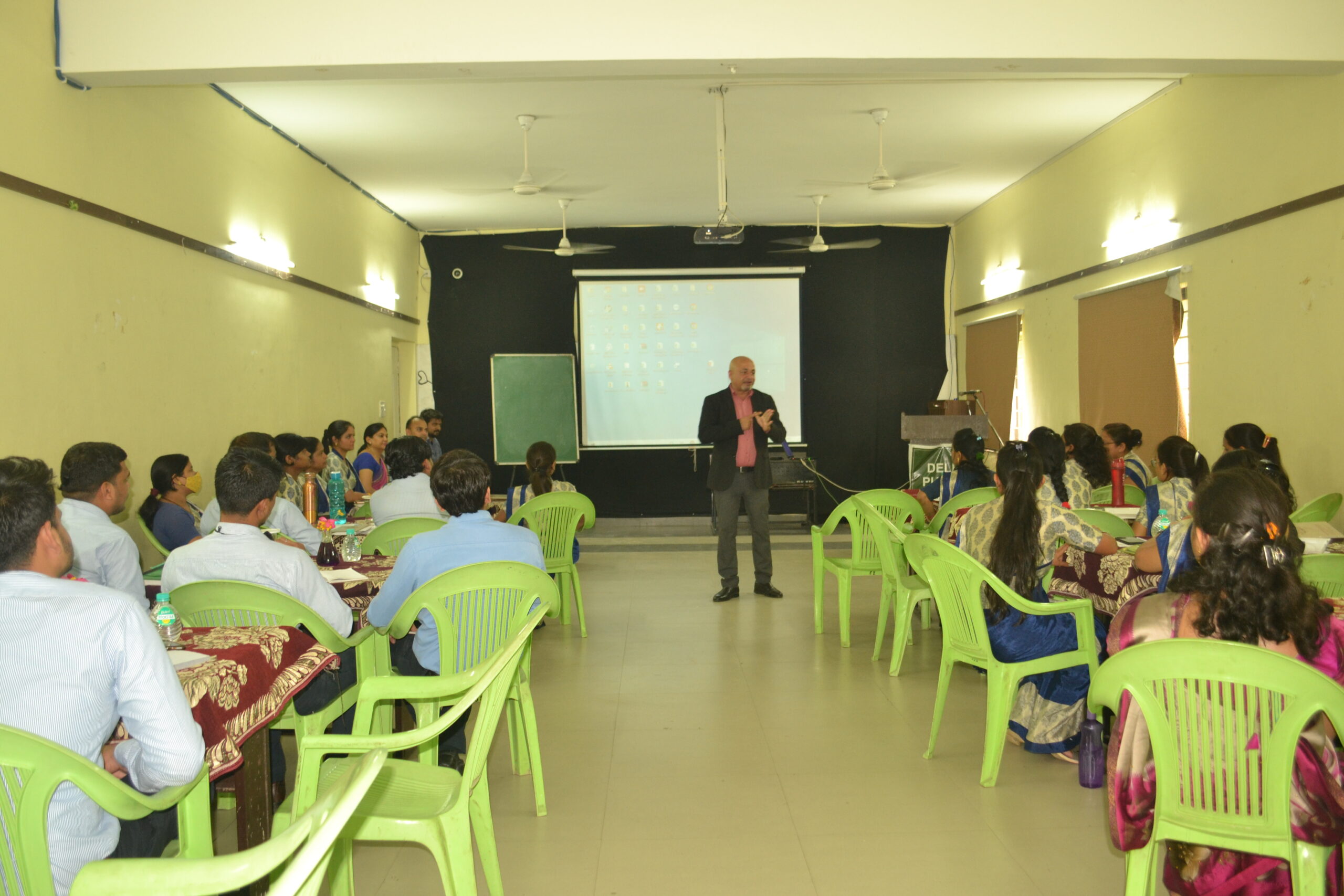 TRAINING SESSION ON CLASSROOM MANAGEMENT, AND EFFECTIVE COMMUNICATION